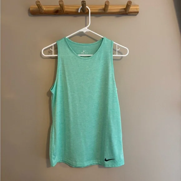 Women’s Green Nike Tank Top - Picture 1 of 4